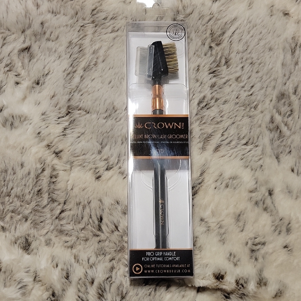 Crown Pro Brow and Lash Tool with Black and Gold